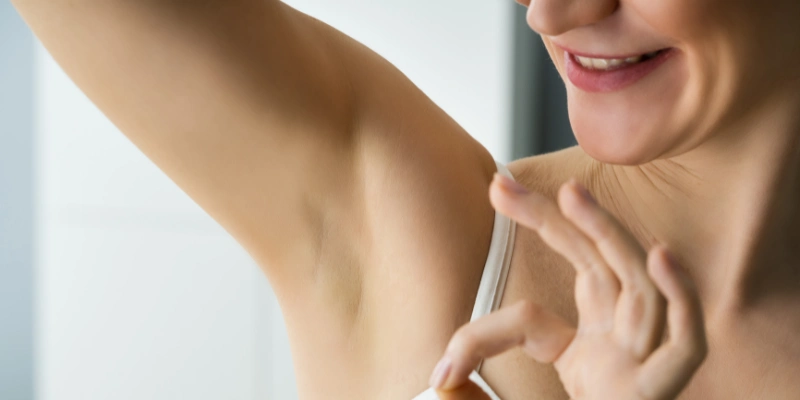 Como quitar las manchas de desodorante en la piel